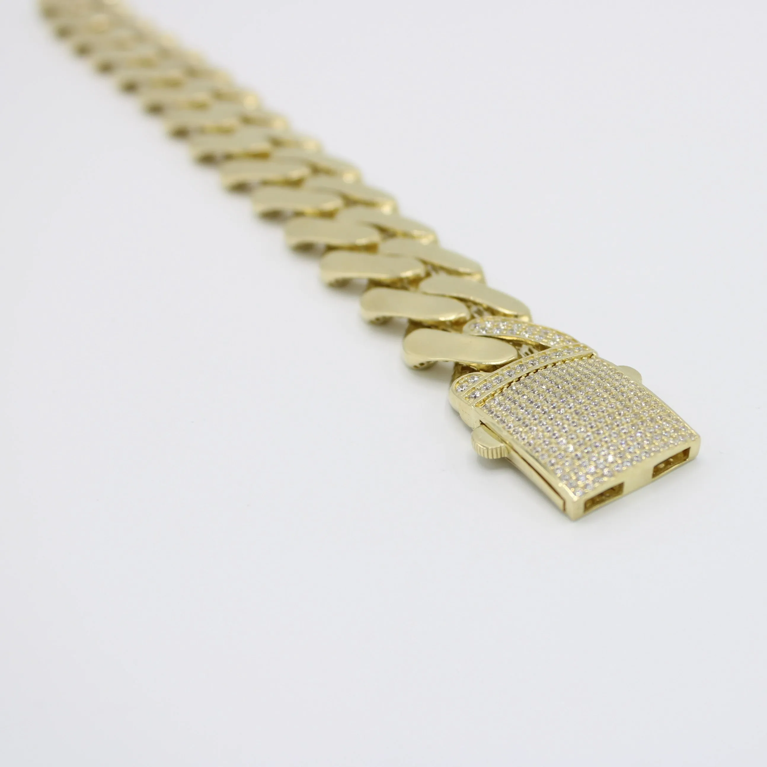 14K Hollow Ittallo Bracelet Cz Lock  \\ 18.5 mm \\
