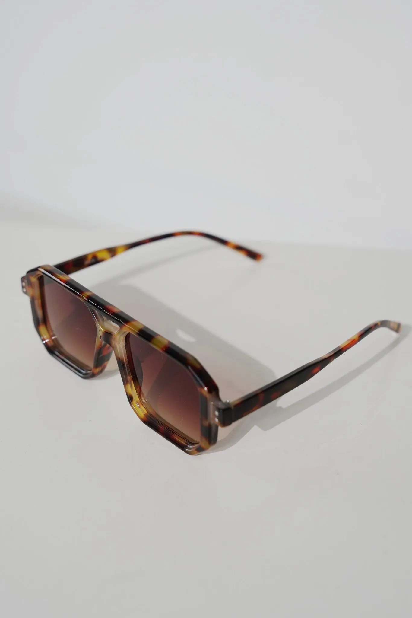 Popping Brown Tint and Tortoise Frame Sunglasses