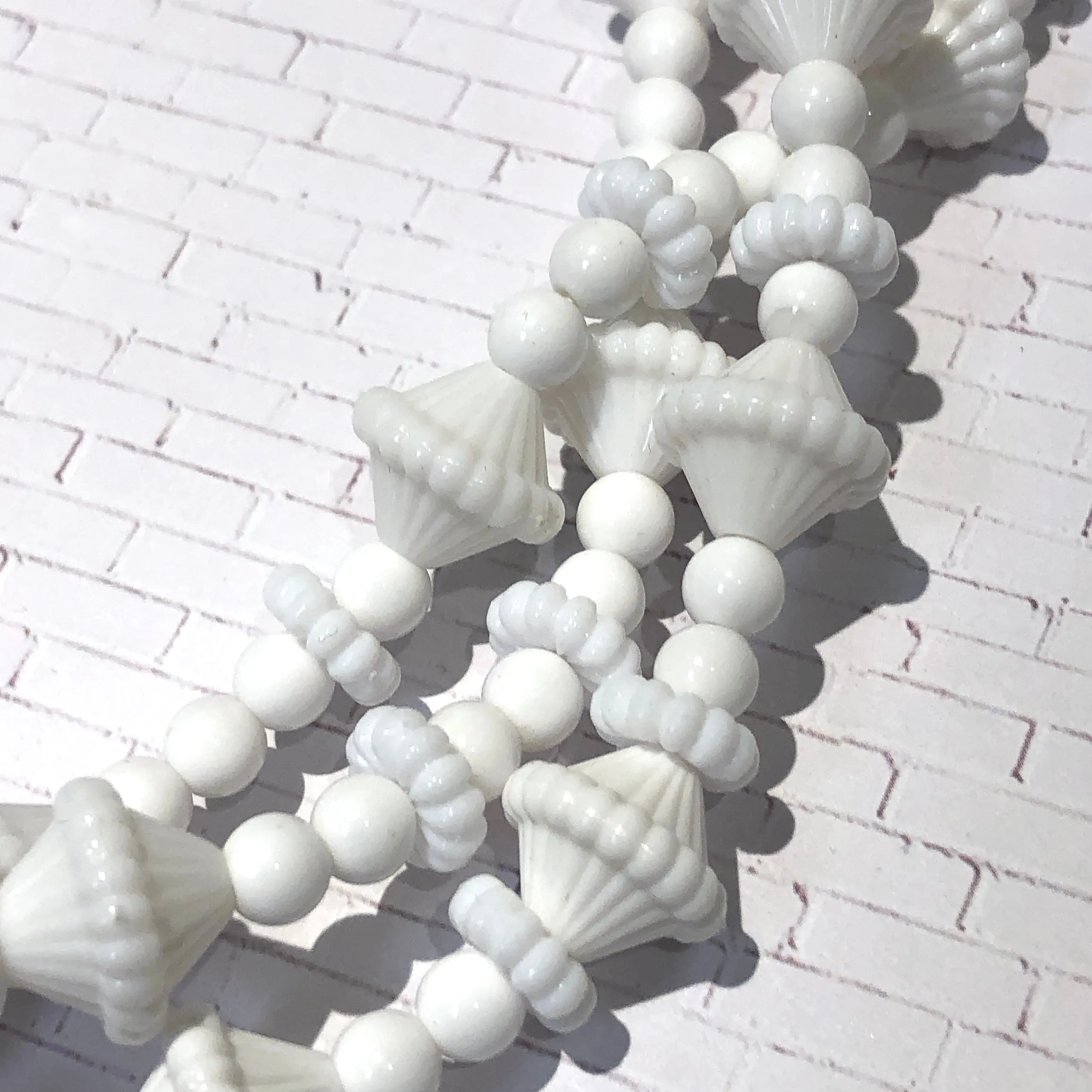 White Scalloped Beaded Morgan Necklace